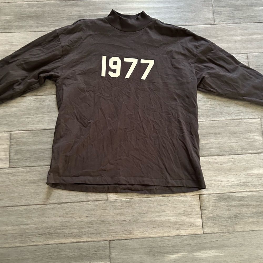Fear of God Essentials longsleeve TSHIRT